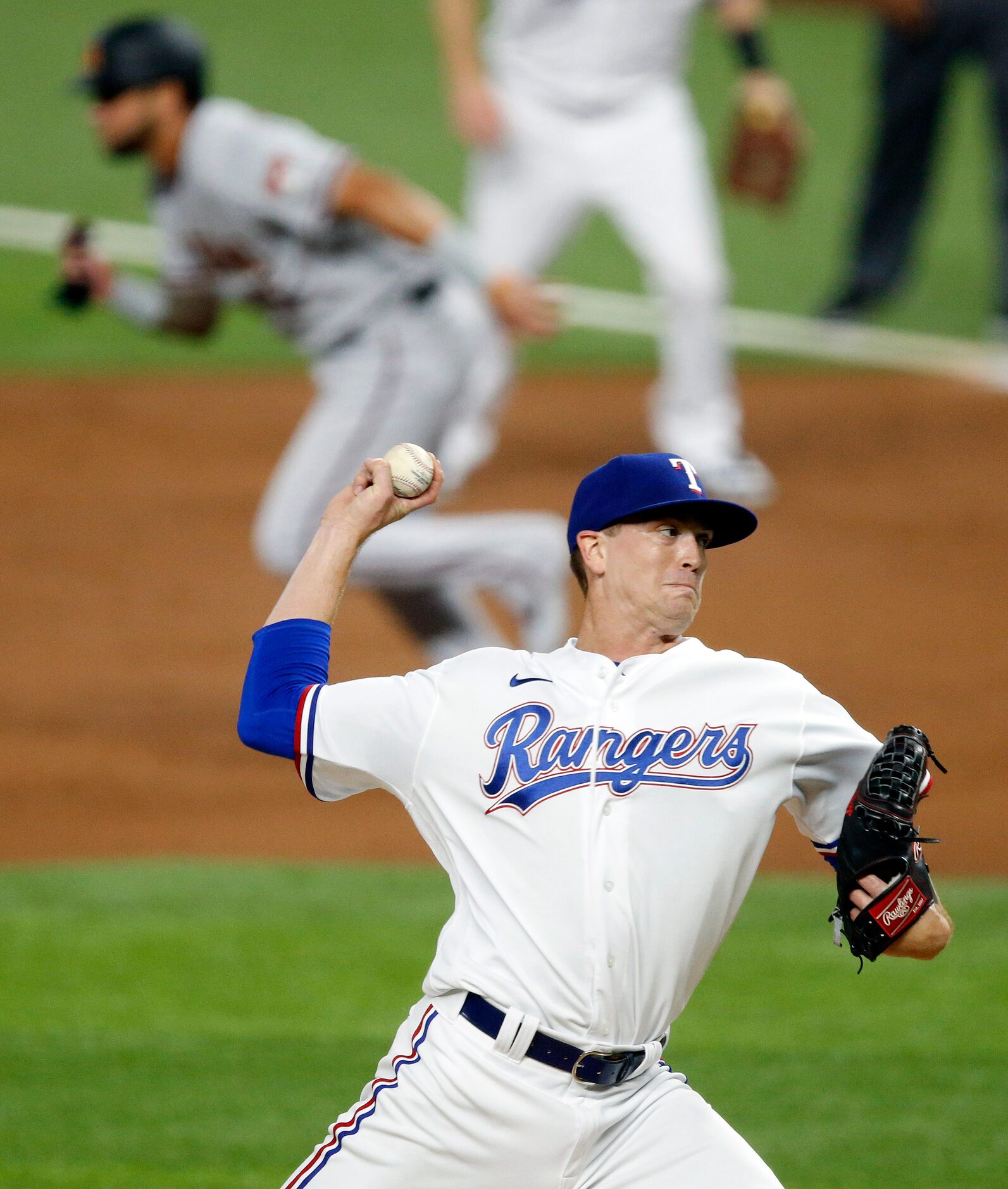 Texas Rangers starting pitcher Kyle Gibson (44) throws a pitch during the first inning...