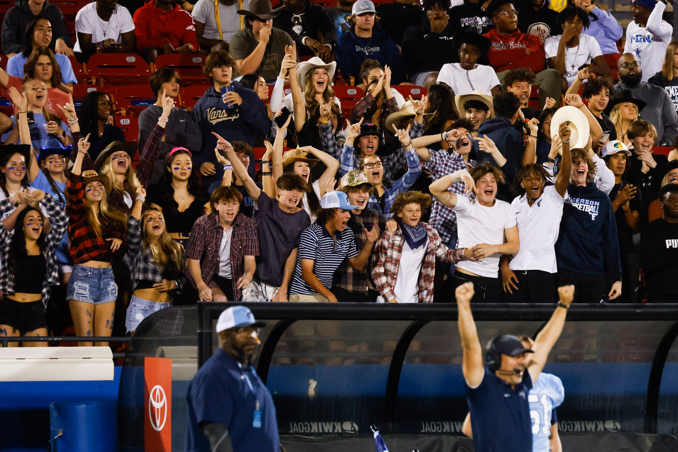 Emerson high school crowd cheer against Argyle high school during the second half of a...