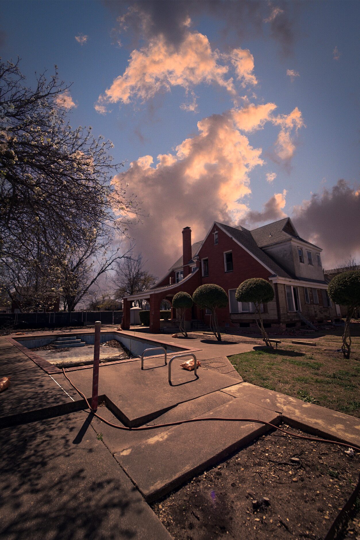 An abandoned home in the Bishop Arts District.