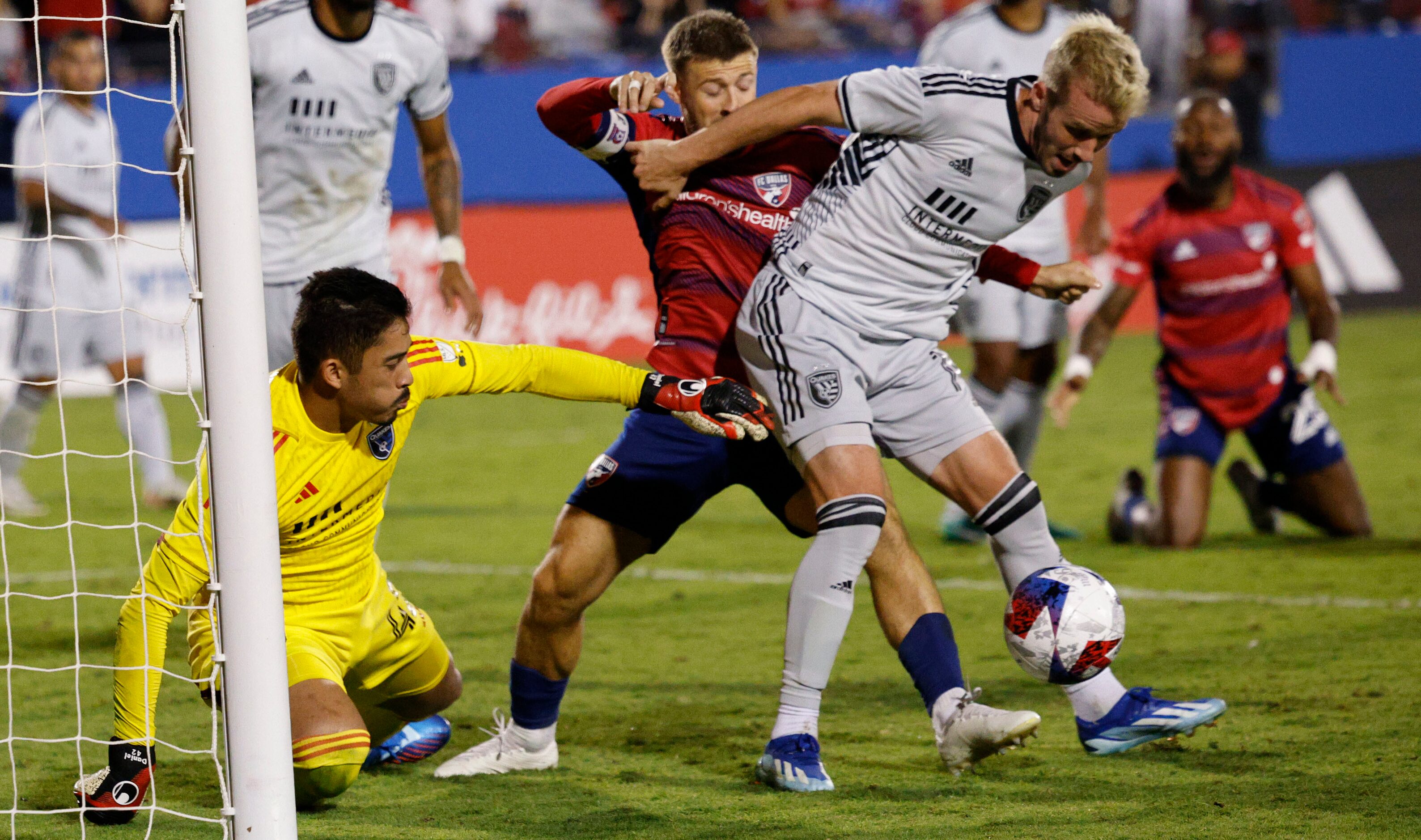 FC Dallas forward Paul Arriola (7) tries to control the ball against San Jose Earthquakes...