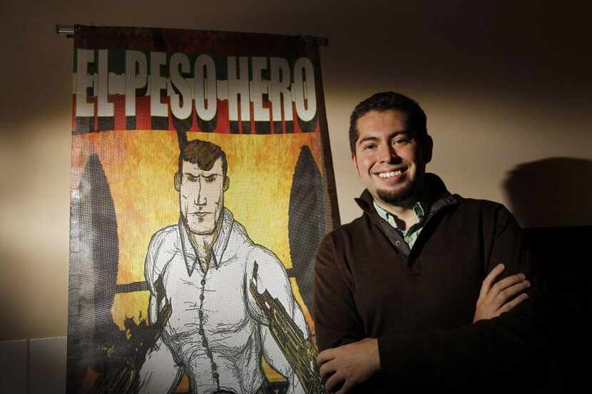 Héctor Rodríguez posa junto a su creación “El Peso Hero”, un superhéroe que presentará en el...