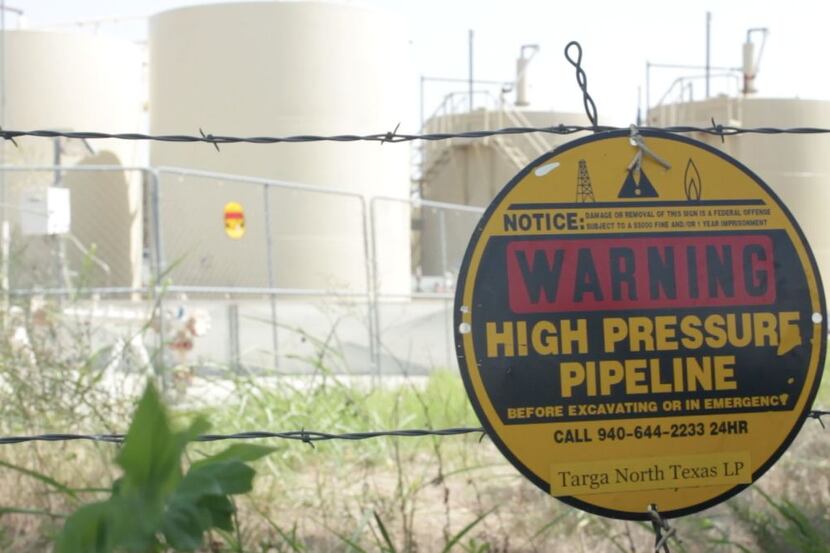 Denton’s 7-month-old ban on hydraulic fracturing fell early Wednesday morning in what city...