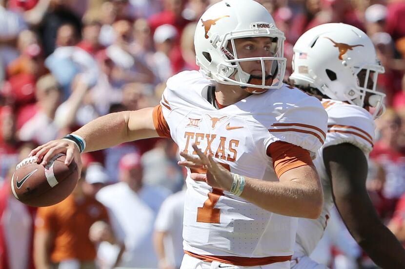 Texas Longhorns quarterback Shane Buechele (7) throws the ball in the first half during the...
