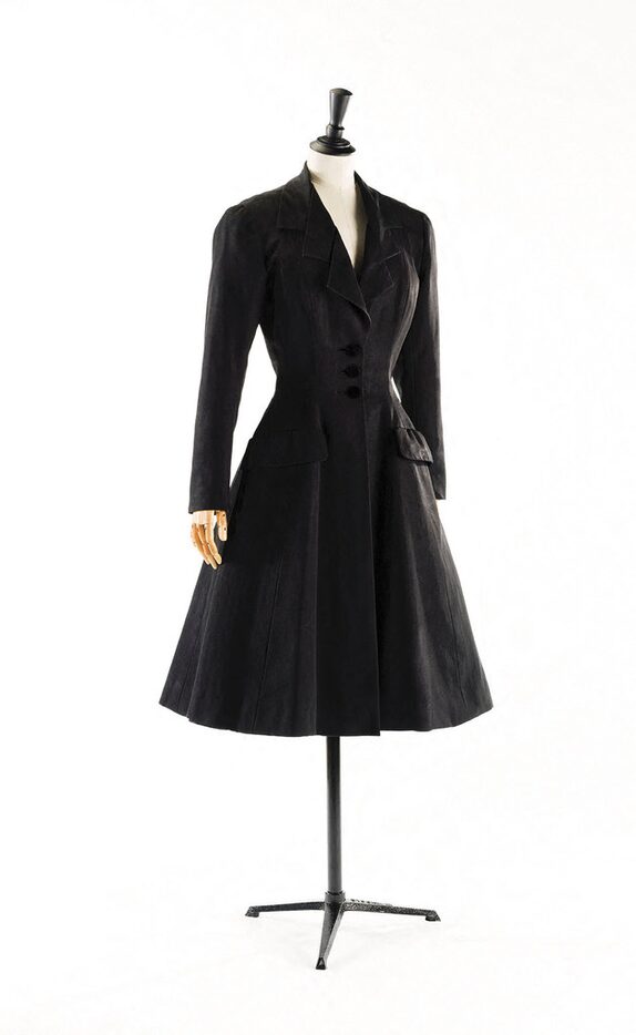 Design from Cristóbal Balenciaga in 1942.