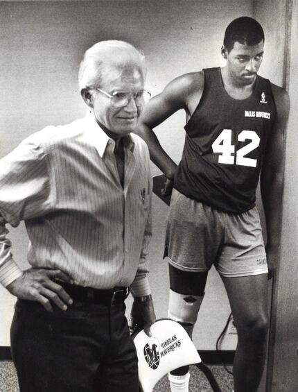 Dallas Mavericks owner Don Carter (left) and Roy Tarpley. (Evans Caglage/The Dallas Morning...
