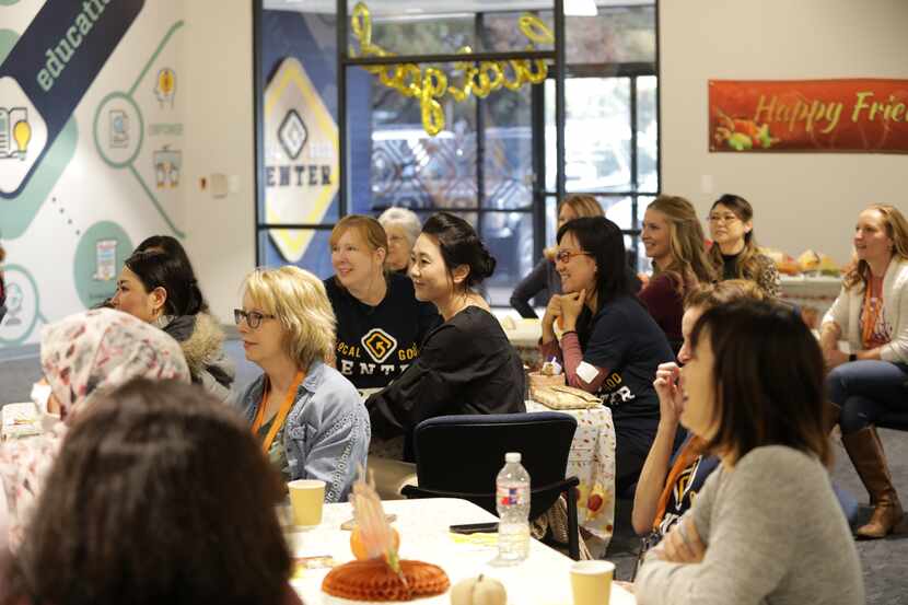 Una celebración de Thanksgiving en el Local Good Center que festejó el final de su curso de...