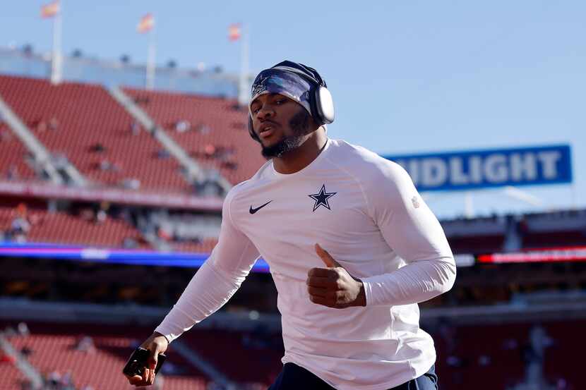 Dallas Cowboys linebacker Micah Parsons works out during pregame warmups before their NFC...