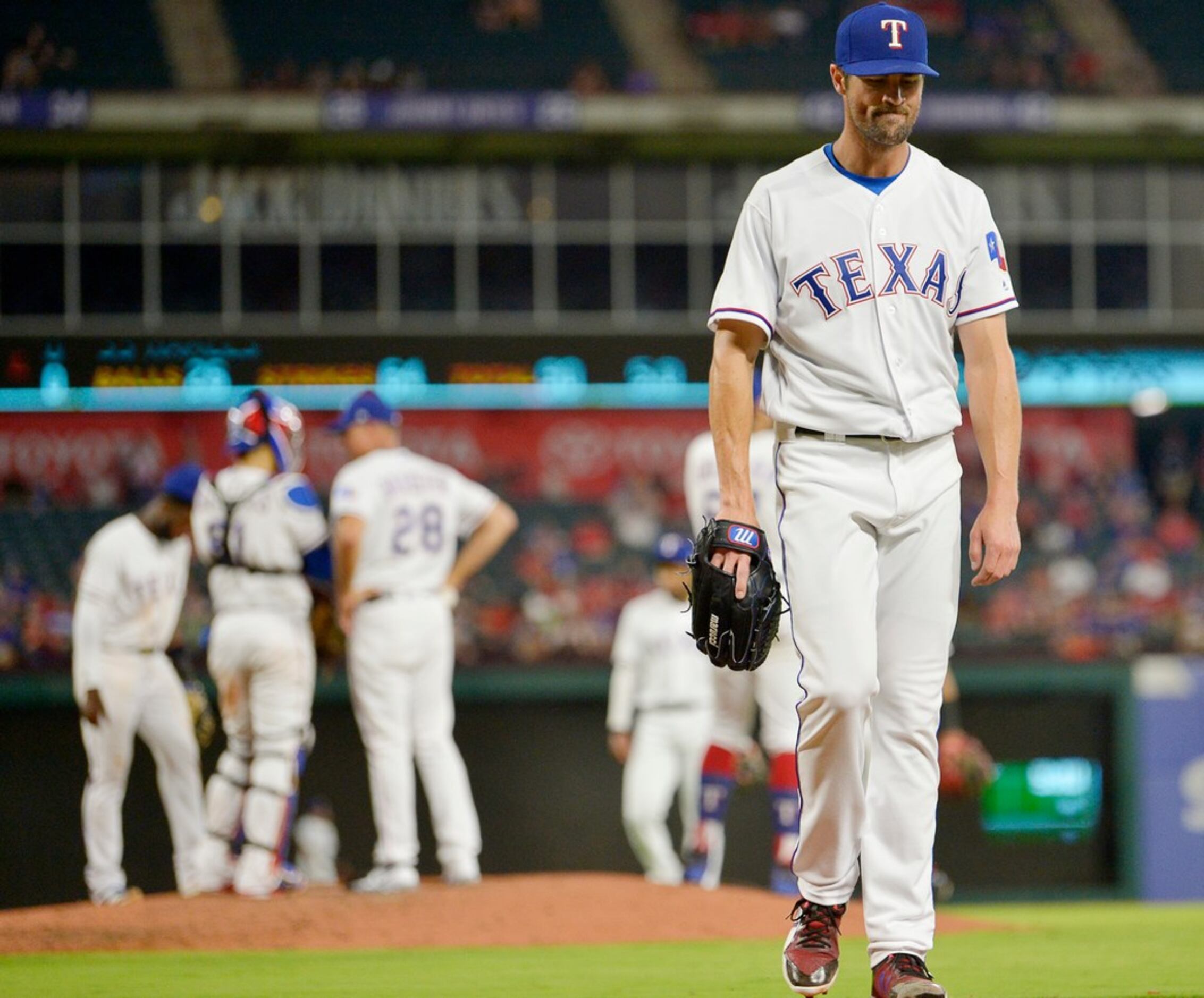 Cole Hamels retires