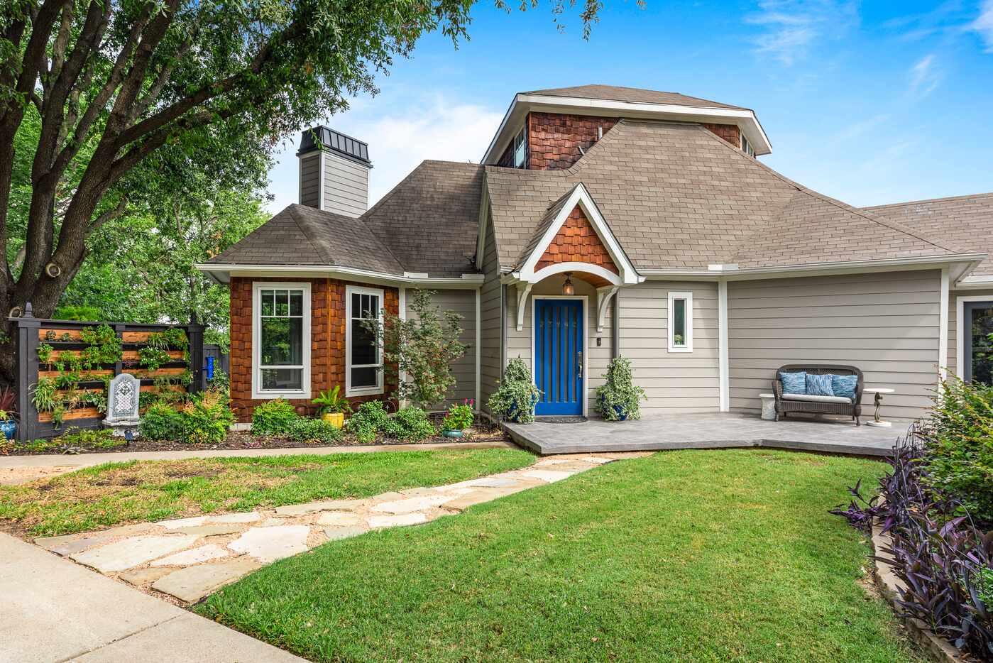 A look at 935 N. Montclair Avenue in Dallas, one of the houses on the 2019 Heritage Oak...