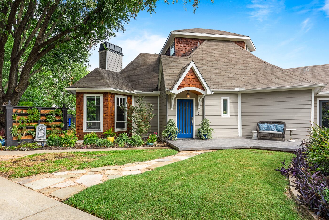 A look at 935 N. Montclair Avenue in Dallas, one of the houses on the 2019 Heritage Oak...