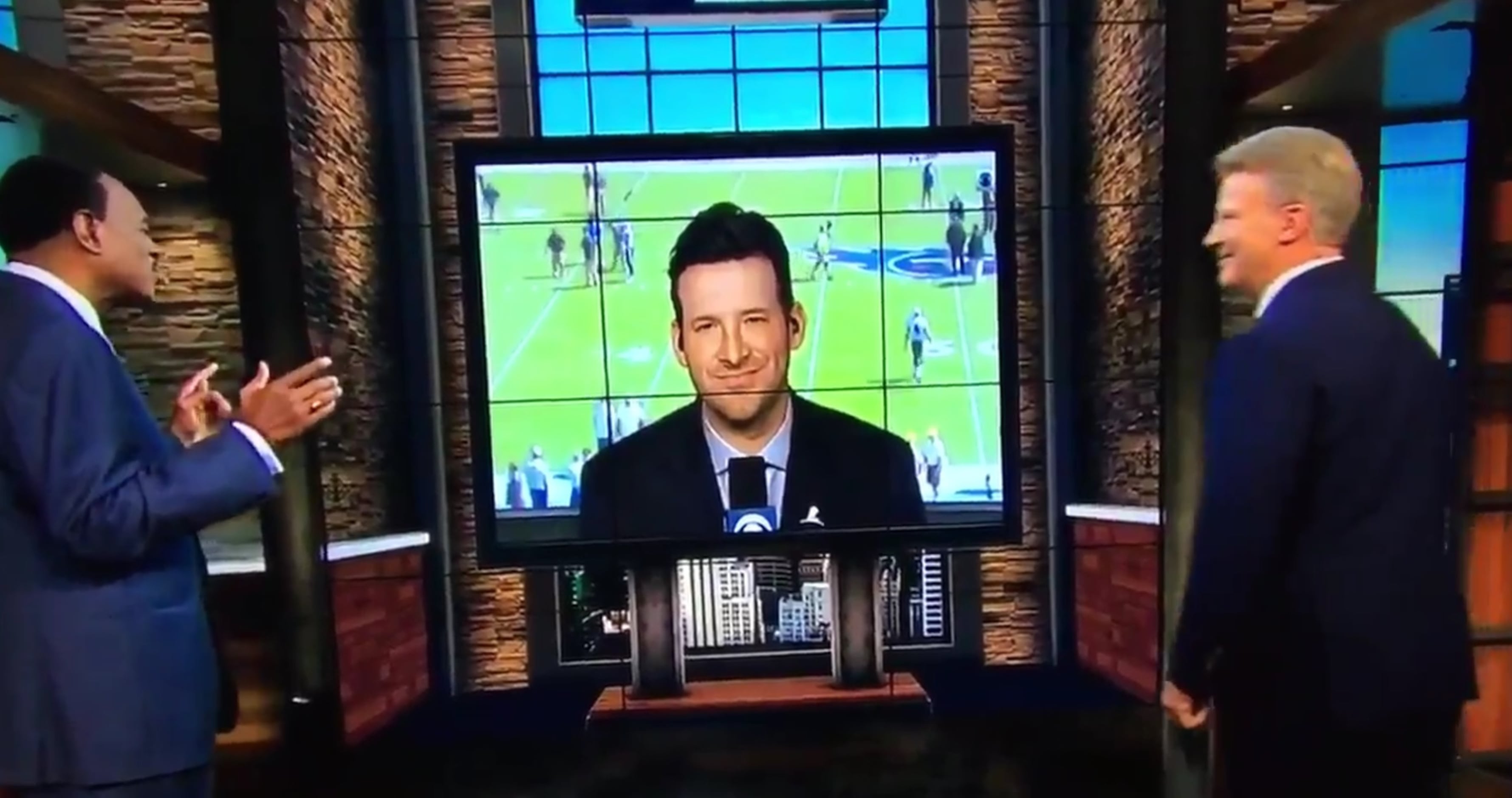 Phil Simms lands on CBS' 'NFL Today' after being replaced by Tony Romo