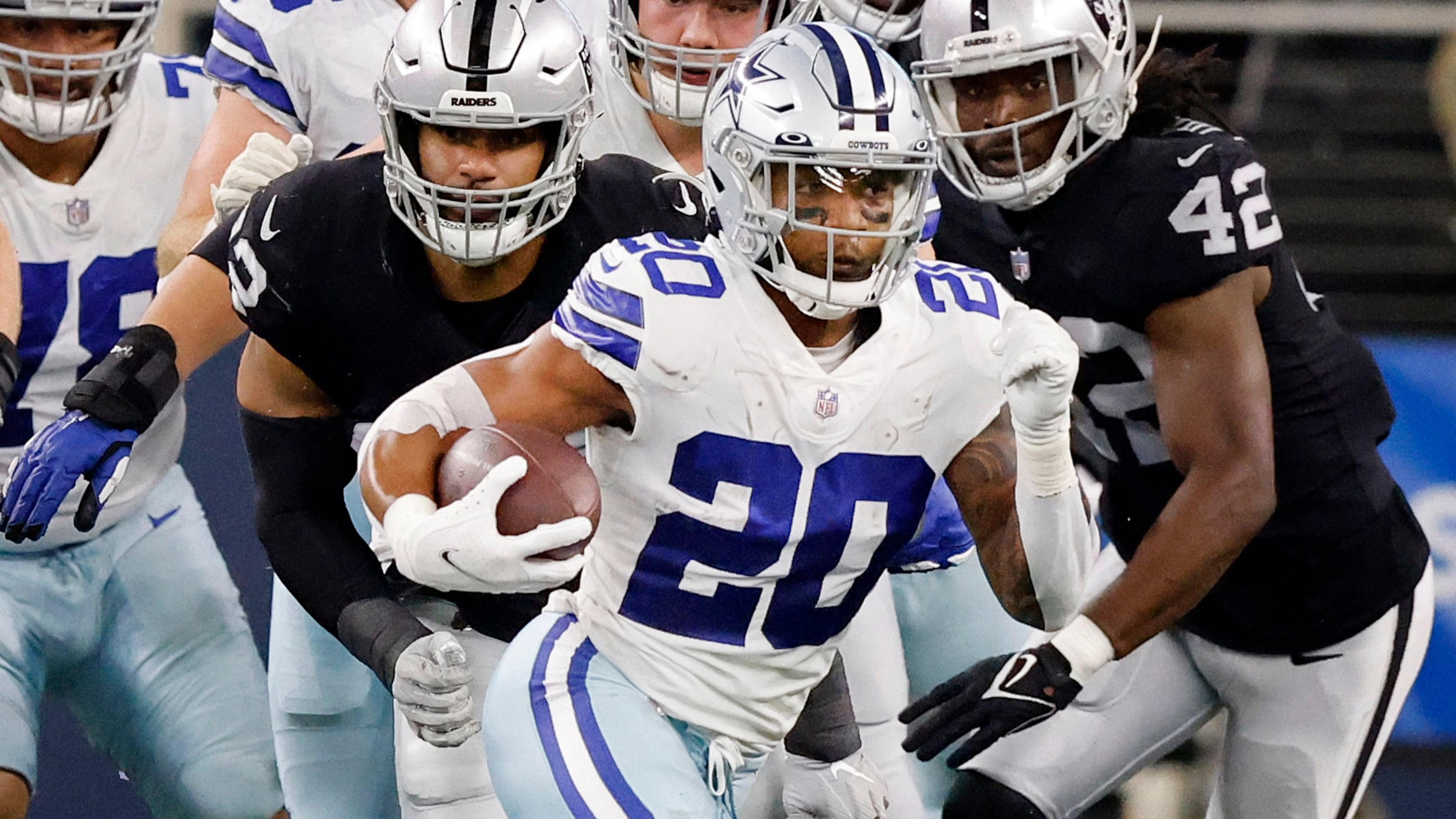 Is 2022 the year Tony Pollard finally gets more touches from the Cowboys?  It should be