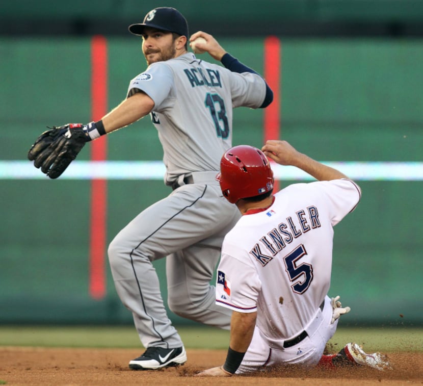 Cruz Control: Walk-off grand slam gives Rangers extra-inning Game 2 win