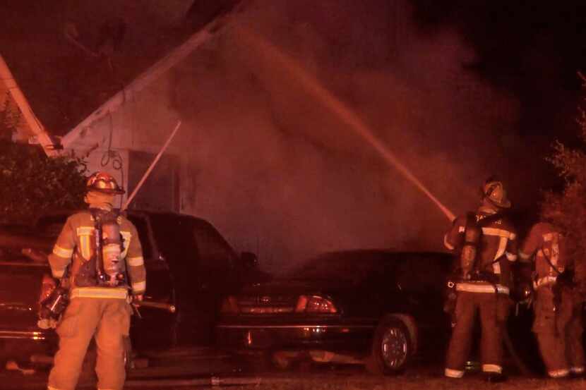 Los bomberos apagaron un incendio en una casa del sur de Dallas… dos veces. DMN
