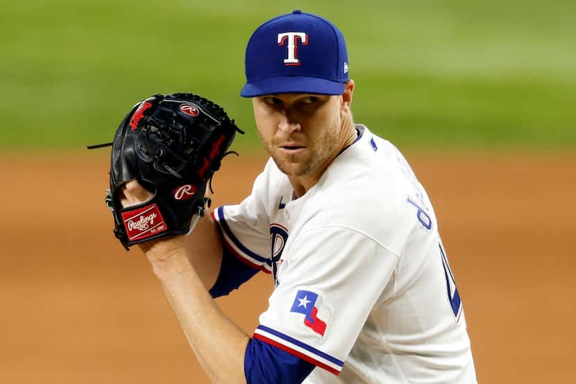 Texas Rangers starting pitcher Jacob deGrom (48) delivers a pitch during the seventh inning...