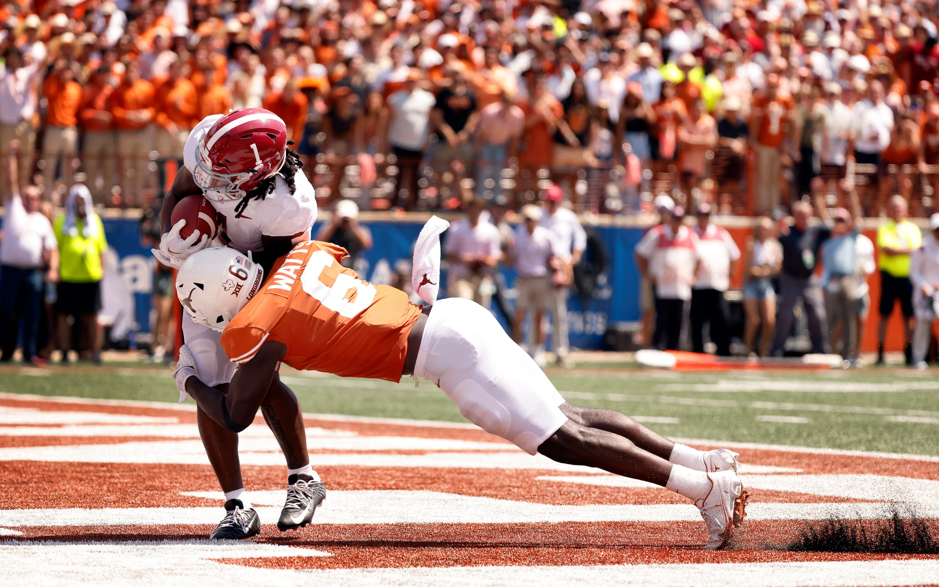 Alabama Crimson Tide running back Jahmyr Gibbs (1) catches a fourth quarter touchdown as...