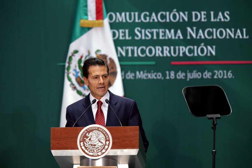 Durante la promulgación de la leyes del Sistema Nacional Anticorrupción, el Presidente Peña...