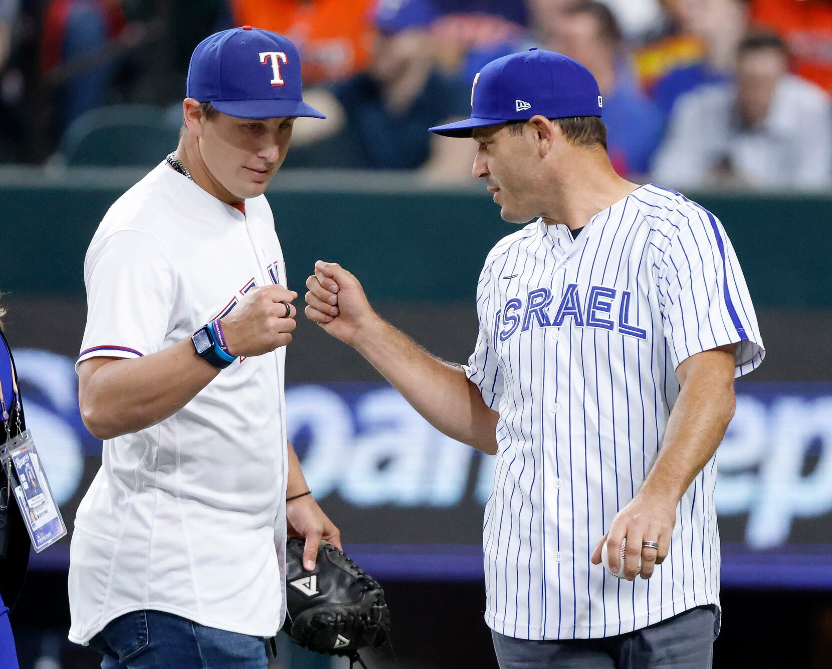Ian Kinsler wears Team Israel jersey to throw out first pitch at Texas  Rangers playoff game - Texas Jewish Post