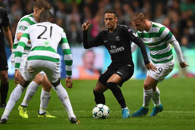 Neymar durante un partido entre Celtic y Paris Saint-Germain (MIKE HEWITT/GETTY IMAGES)
