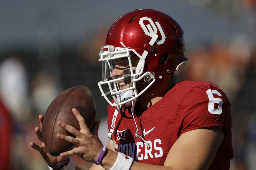 DALLAS, TX - OCTOBER 08:  Baker Mayfield #6 of the Oklahoma Sooners warms up before a game...