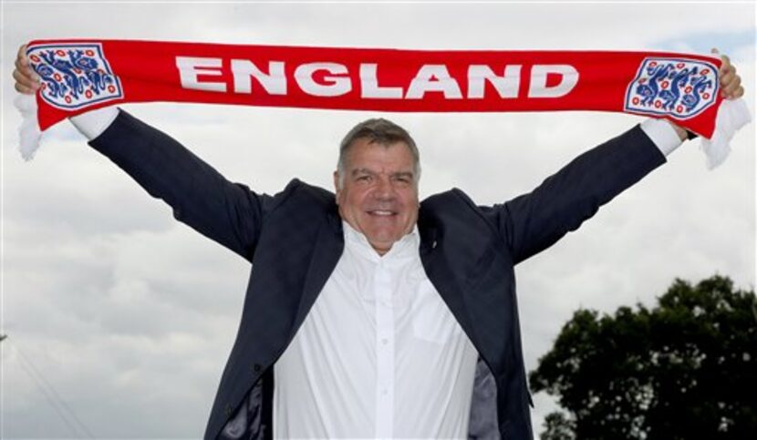 El técnico de Inglaterra, Sam Allardyce dejó el cargo el 27 de septiembre tras ser grabado...