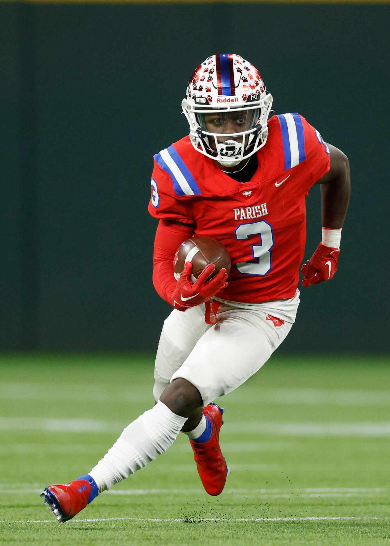 Parish Episcopal running back Cedric Mays II (3) runs the ball during the first half of a...