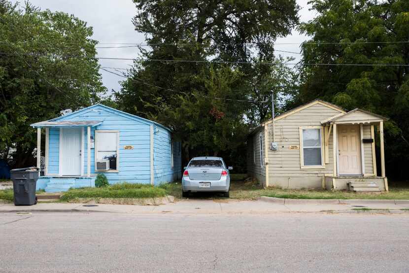 HMK rental homes on Nomas Street in West Dallas. (Ashley Landis/The Dallas Morning News)