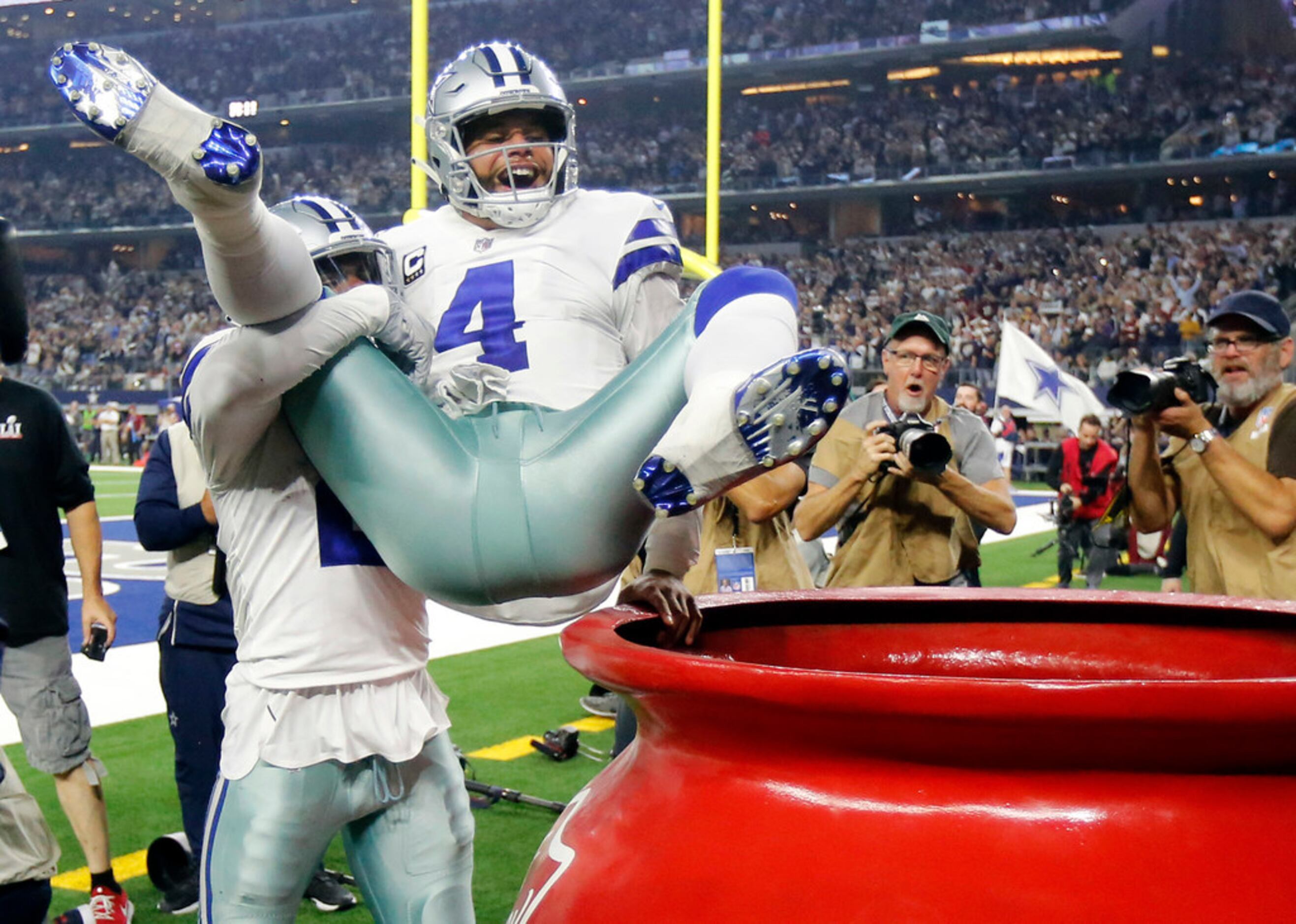 Ezekiel Elliott fined for Salvation Army celebrations - NBC Sports