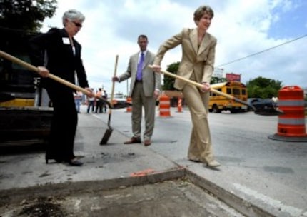  Laura Miller during her tenure as Dallas mayor (File photo)