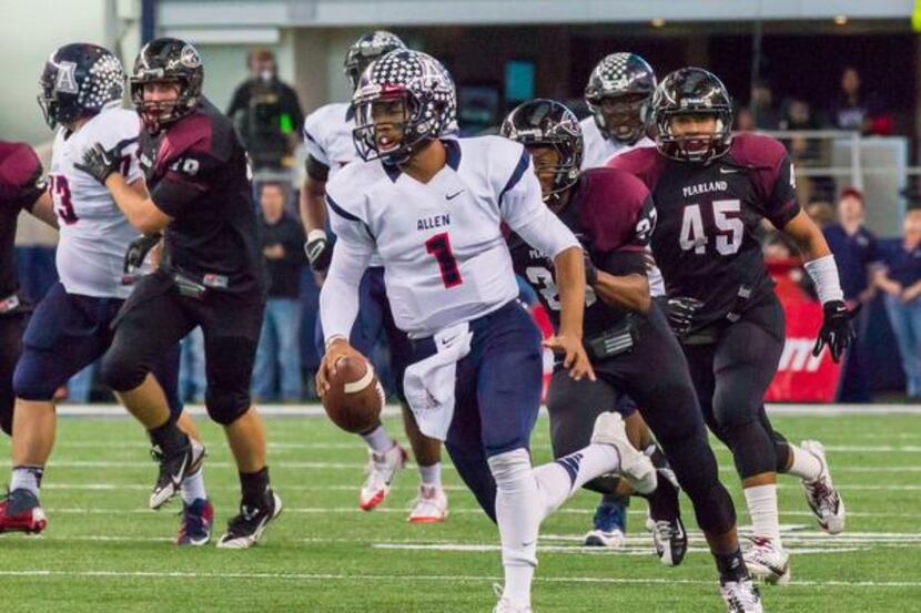 
Allen quarterback Kyler Murray (1) takes off on a 57-yard run against Pearland in the 5A...