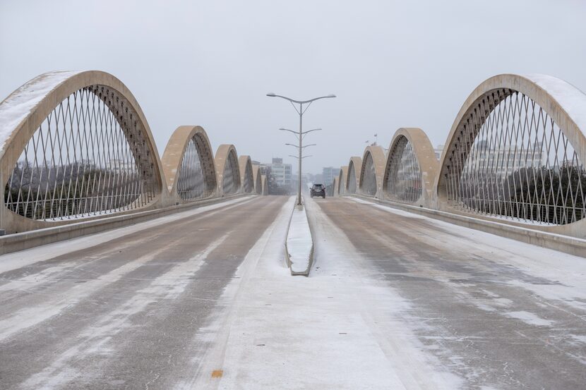 Nieve y hielo en el Norte de Texas el domingo 14 de febrero de 2021.