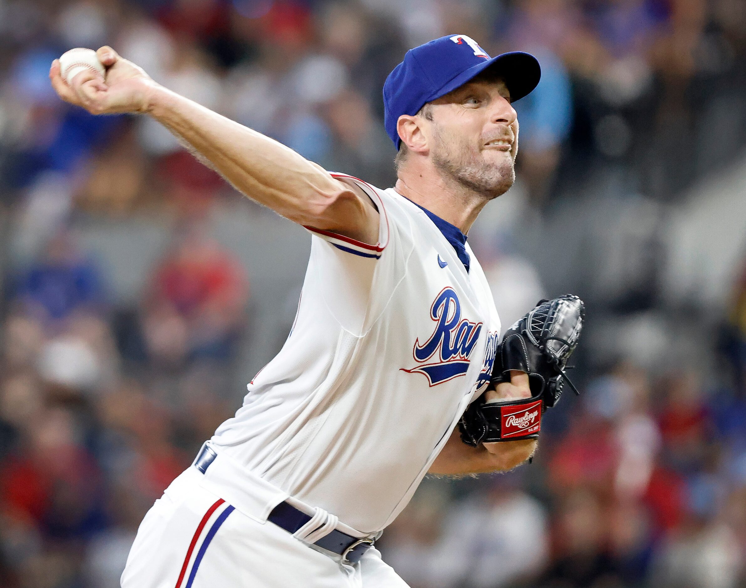 Texas Rangers starting pitcher Max Scherzer (31) throws against the Chicago White Sox during...