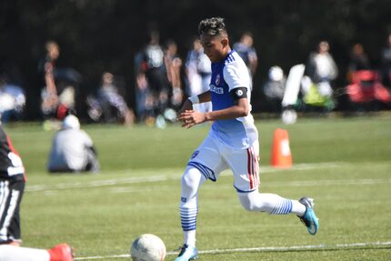 Edin Villarreal playing for the FC Dallas Academy U15s.