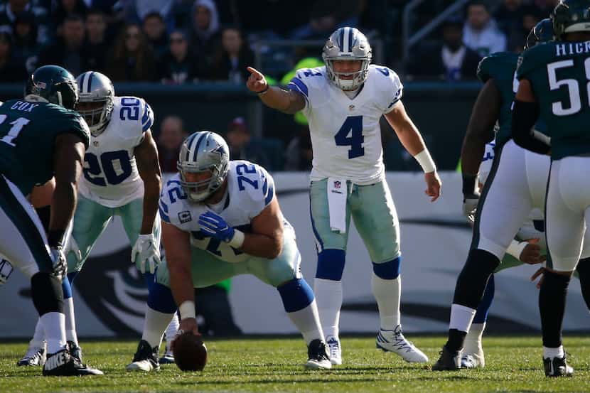 Dallas Cowboys quarterback Dak Prescott (4) calls a play against Philadelphia Eagles during...