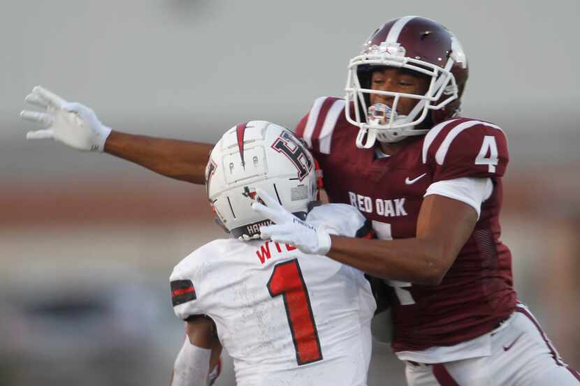 Red Oak four-star safety Warren Roberson (right) committed to TCU on Monday. (Steve Hamm/...