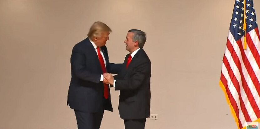  Donald Trump and Robert Jeffress in Iowa on Saturday (YouTube)