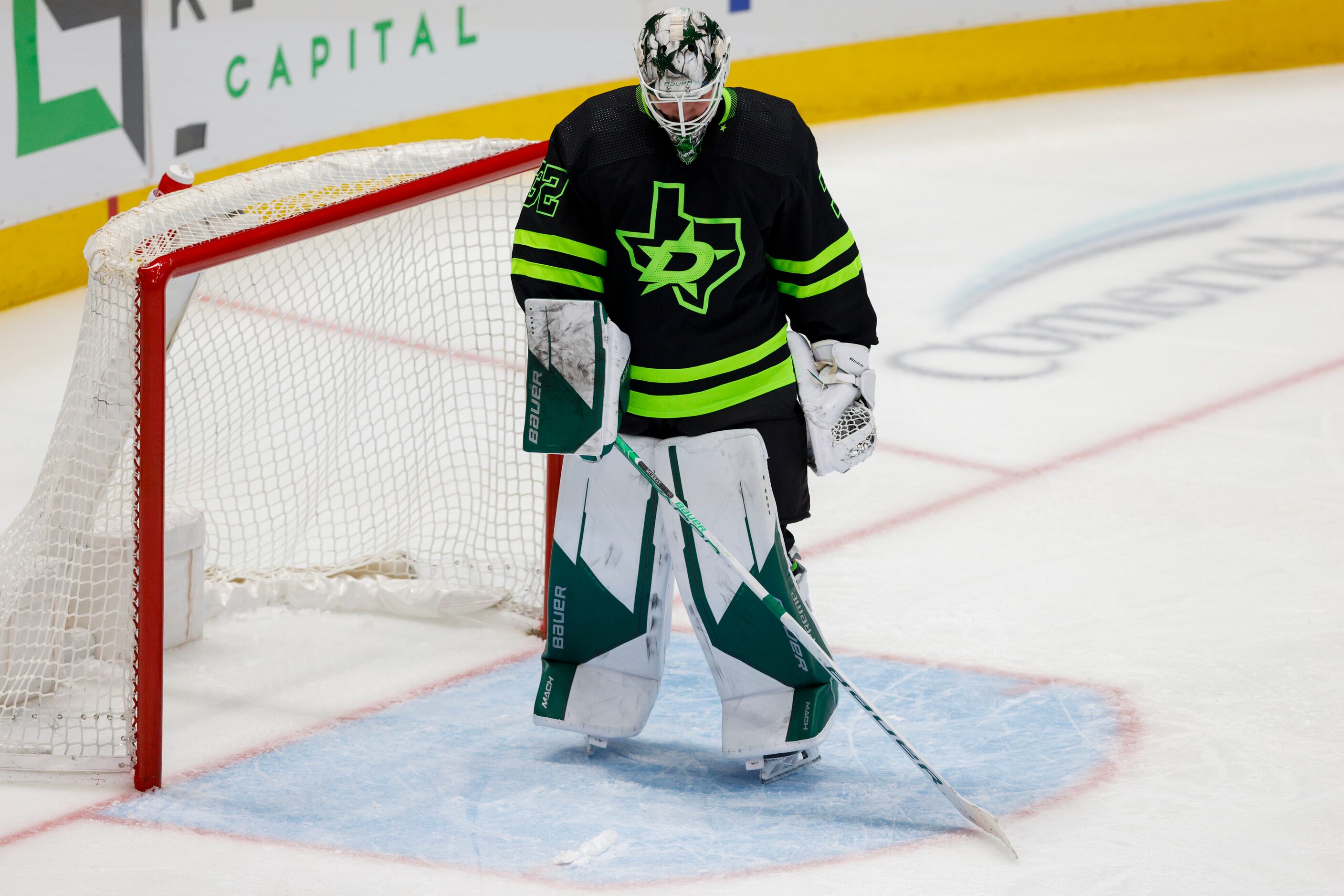 Dallas Stars goaltender Matt Murray (32) reacts after giving up a goal during the second...