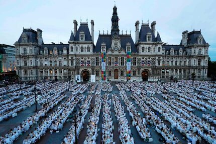 Want to see how they do Diner en Blanc in Paris, home of the original event 30 years back?...