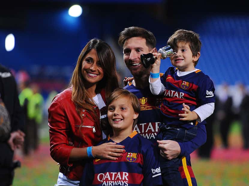 Con sus hijos Thiago y Mateo. Foto GETTY IMAGES