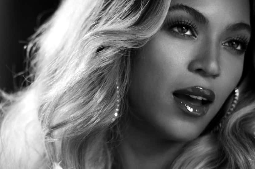 Foto de Beyoncé en blanco y negro.