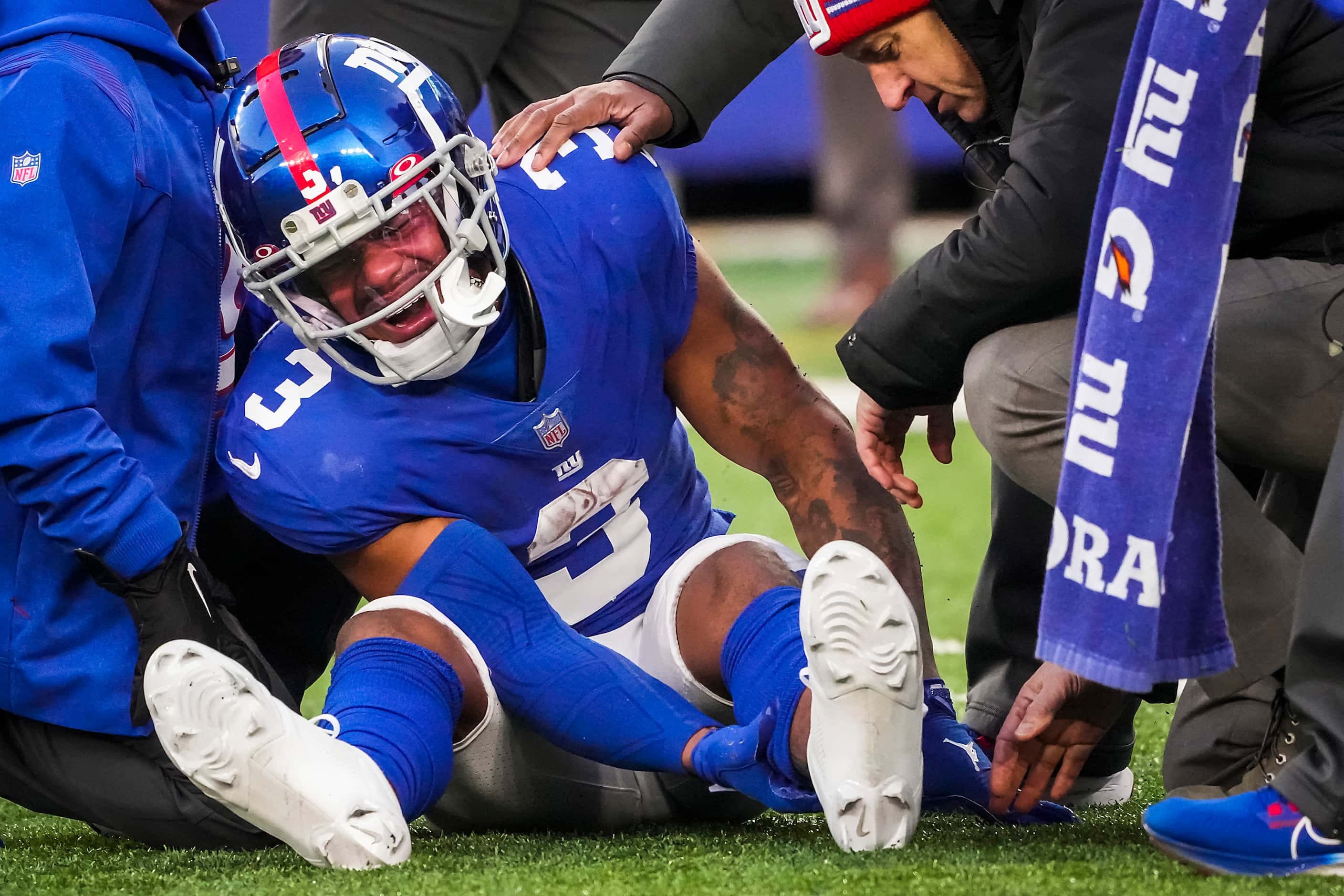 New York Giants wide receiver Sterling Shepard (3) grimaces after being injured during the...