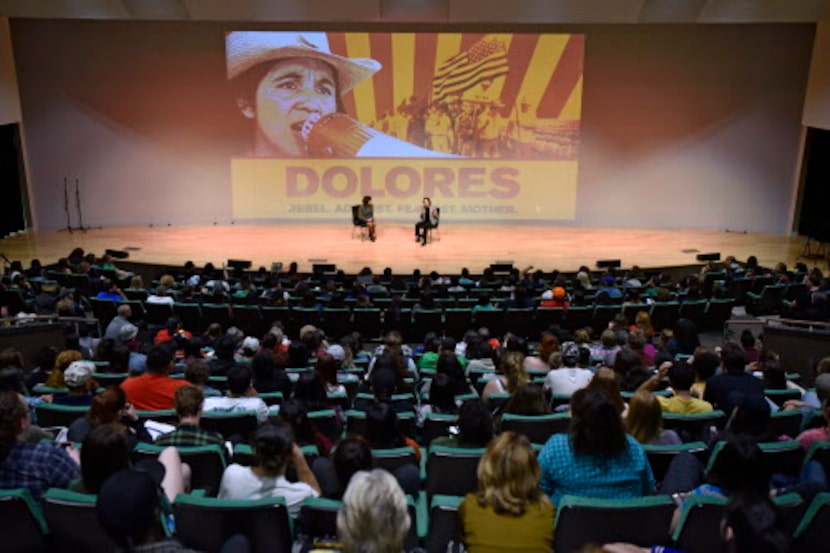 El auditorio de UNT estuvo repleto de estudiantes, en su mayoría latinos, para conocer a...