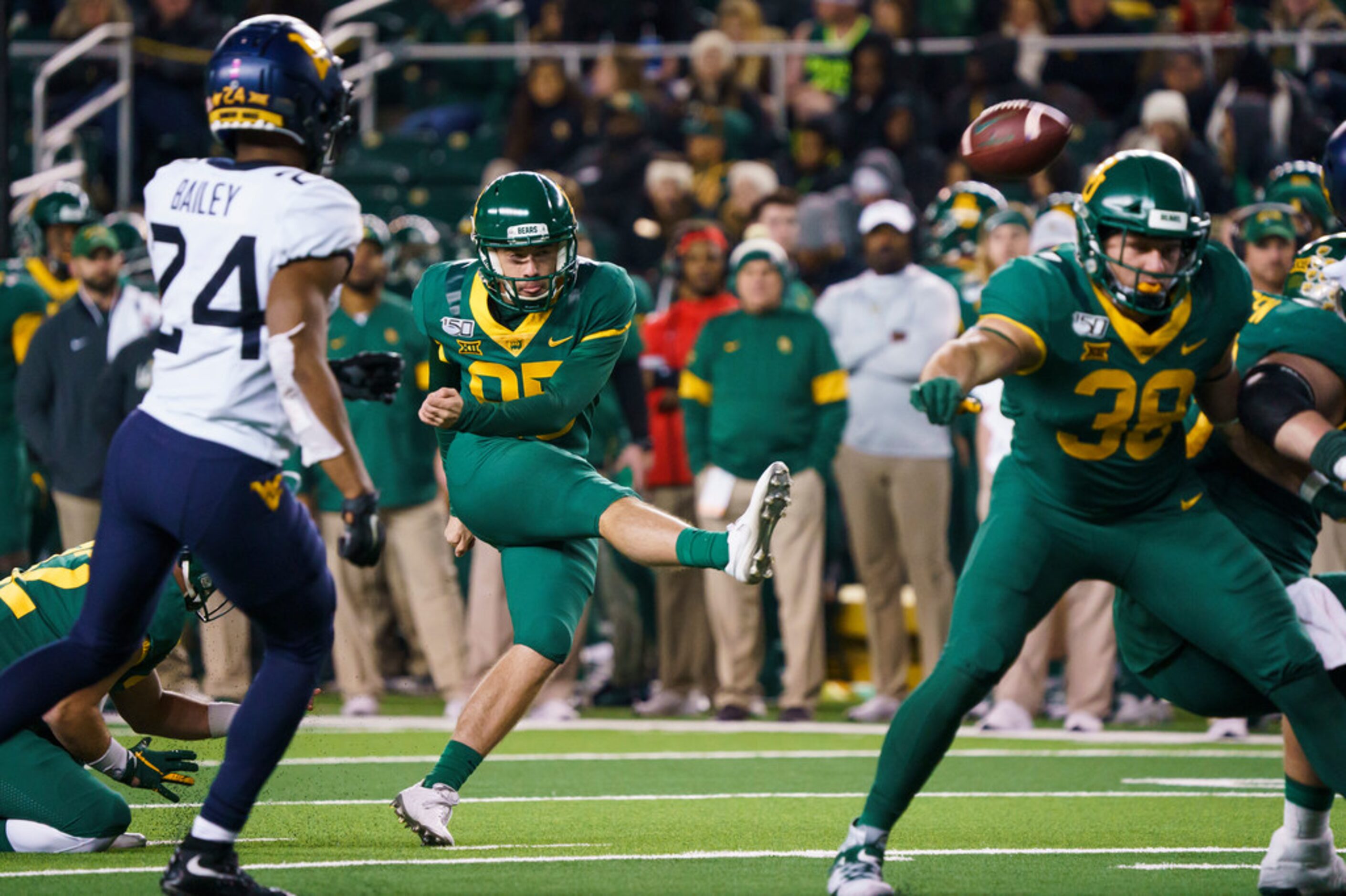 Baylor place kicker John Mayers (95) kicks a 36-yard field goal during the second half of an...