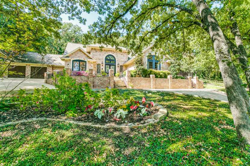 A look at the home at 3031 Parr Lane in Grapevine, TX.