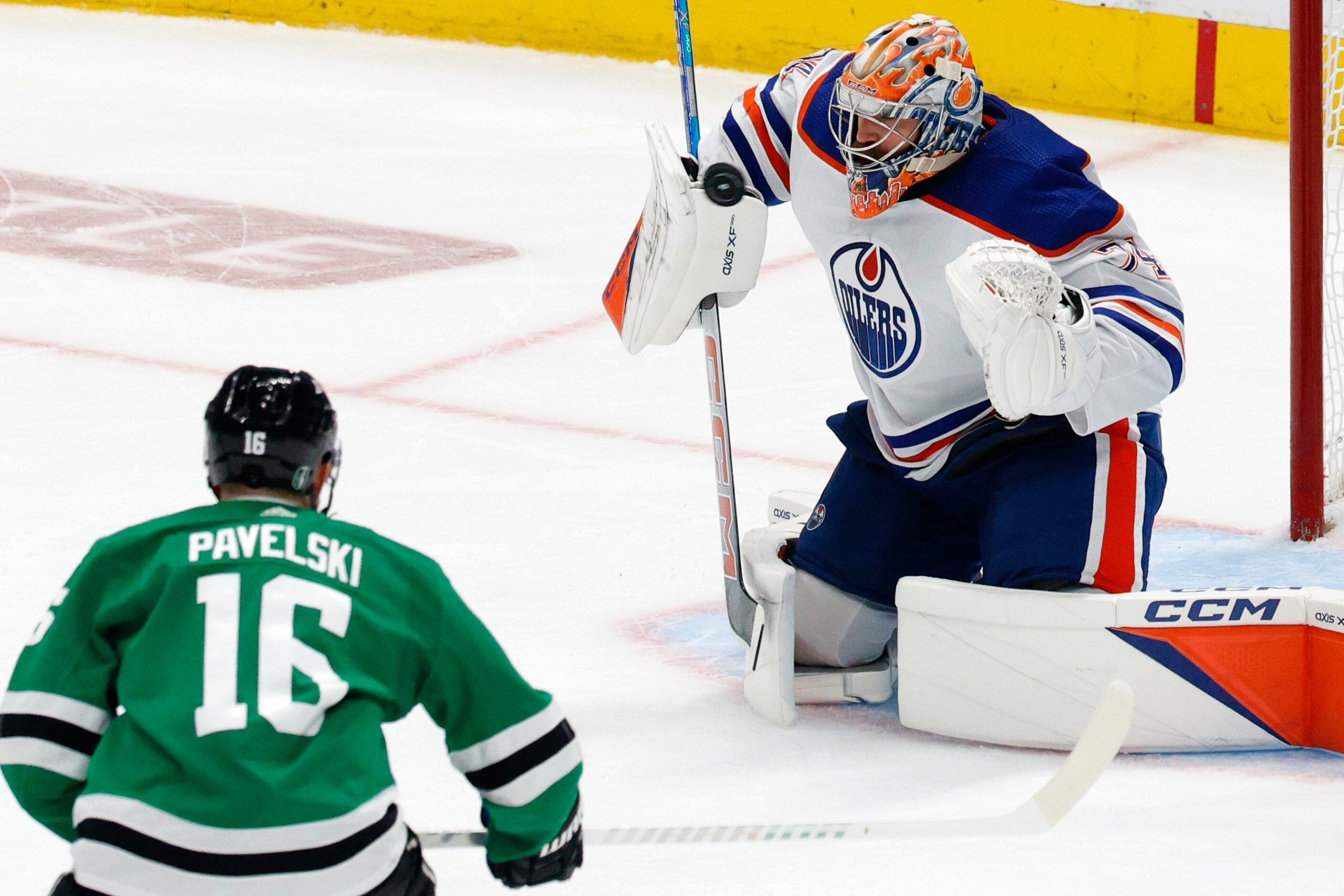 Edmonton Oilers goaltender Stuart Skinner (74) makes a save against Dallas Stars center Joe...