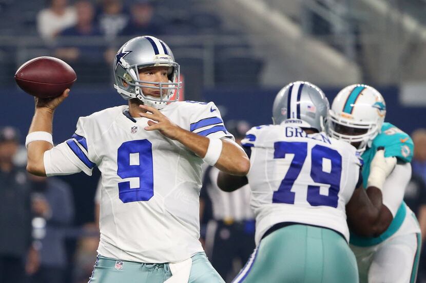 Dallas Cowboys quarterback Tony Romo (9) throws the ball in the first quarter during a...