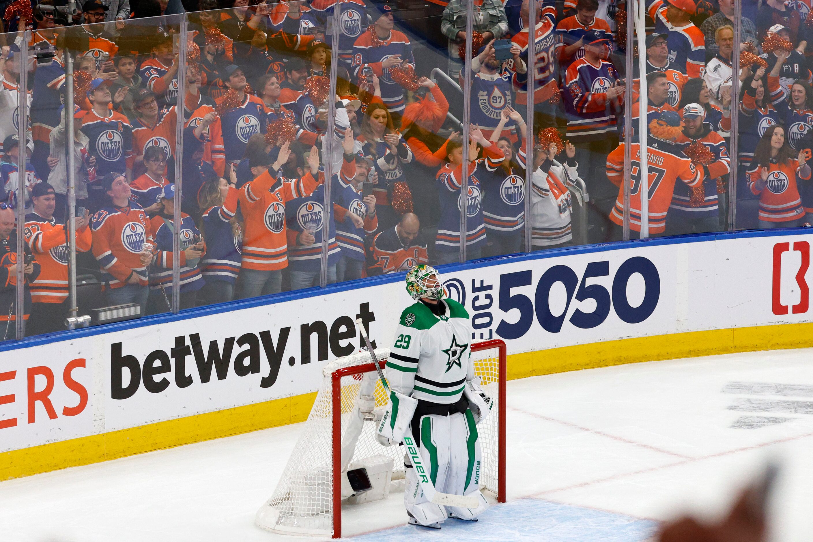 Dallas Stars goaltender Jake Oettinger (29) looks up after Edmonton Oilers defenseman...