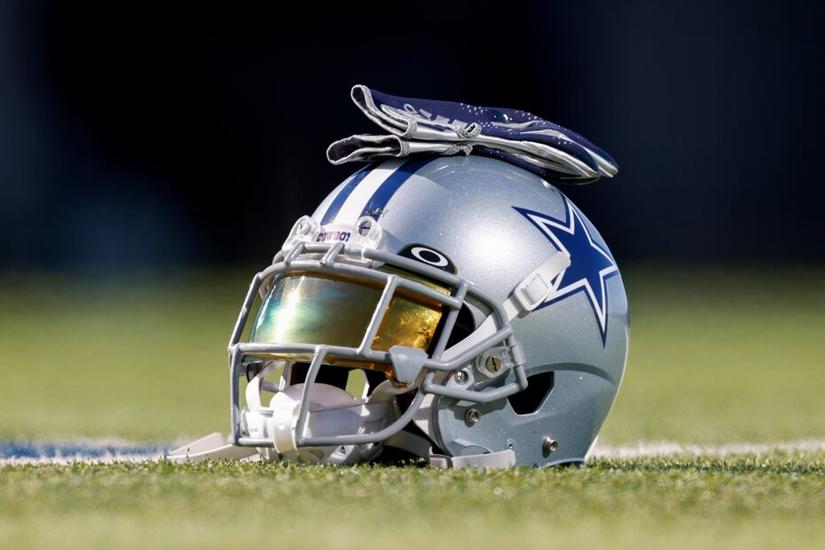 Dallas Cowboys set interview with Panthers staffer Jeff Nixon