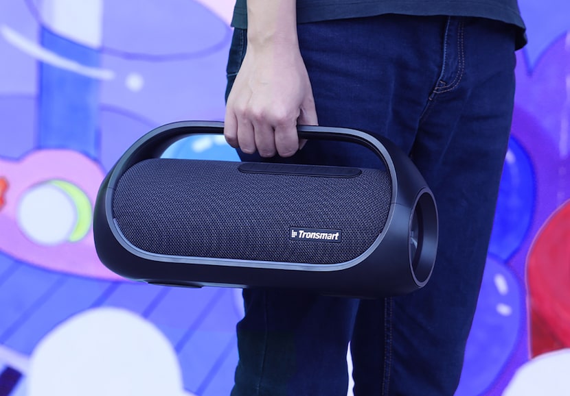 The Tronsmart Bang has a handle for easier carrying.