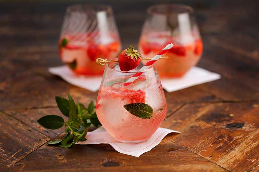 Strawberry mint freeze drinks made with Topo Chico